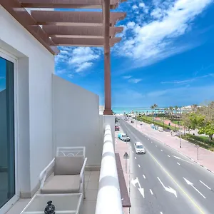 Отель Walk Boutique Jumeirah, Дубай