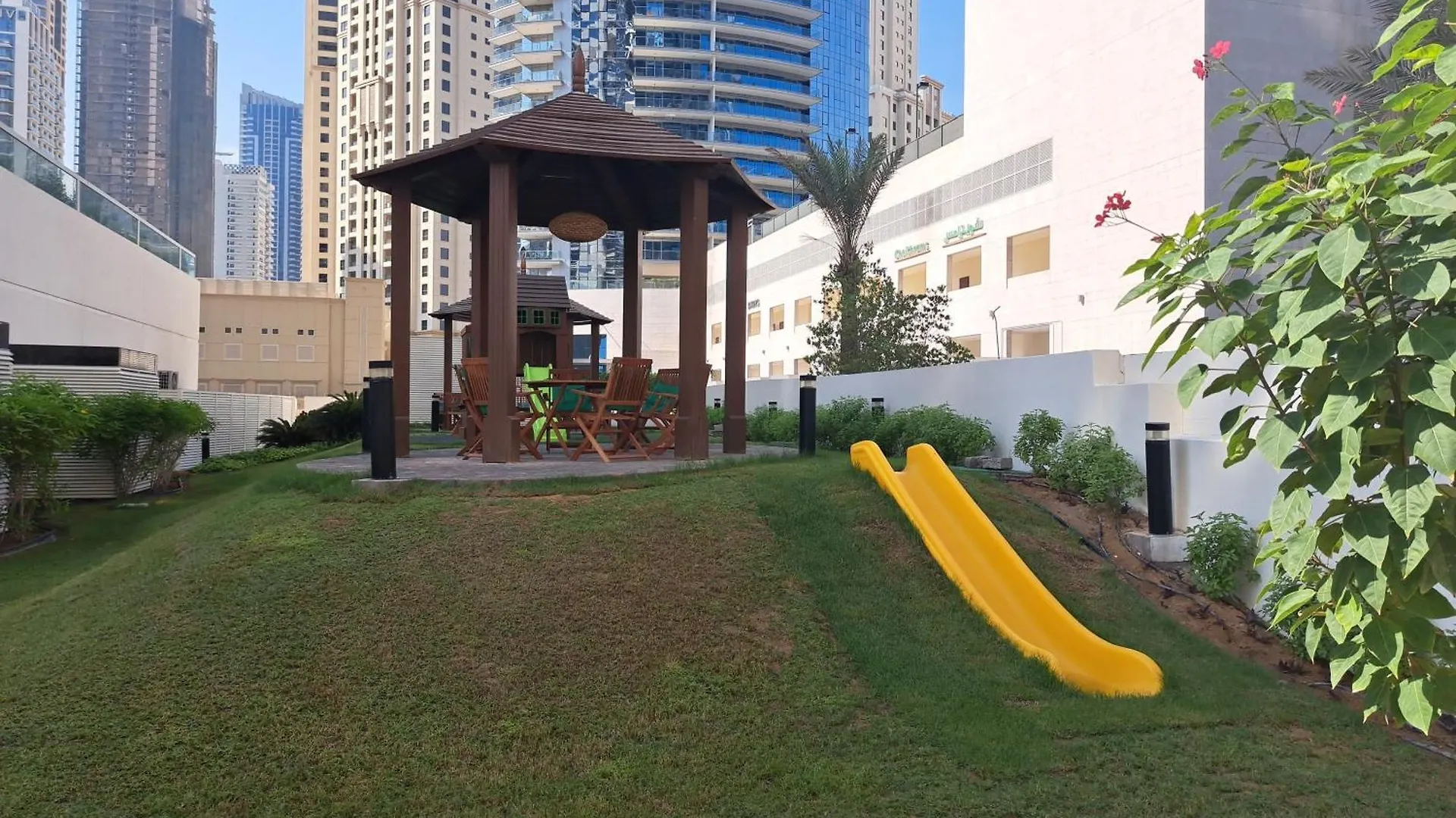 Barcelo Residences Dubai Marina 0*,